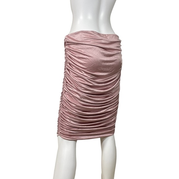 Woman’s Pink Ruched Skirt - Picture 4 of 5